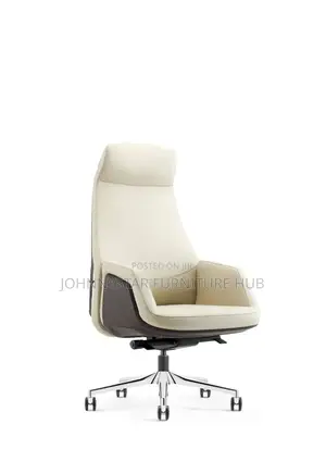 Quality Executive Leather Office Arm Chair. 