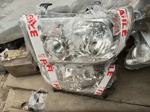 Headlamp Set for Tundra 2010 and Sequoia 2010
