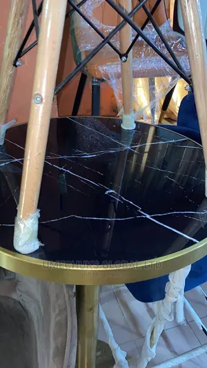 Unique Quality Garden/Outdoor Table With Chairs