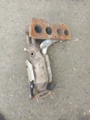 2010 Camry Catalytic Manifold Exhaust Pot.