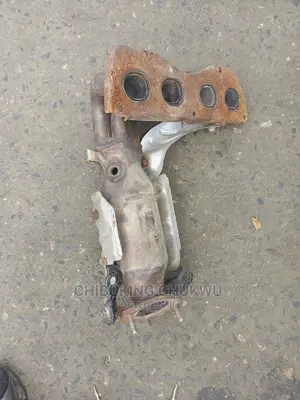 2010 Camry Catalytic Manifold Exhaust Pot.
