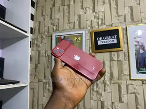 Apple iPhone 13 128 GB Red