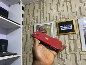Apple iPhone 13 128 GB Red