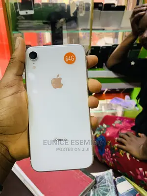 Apple iPhone XR 64 GB White