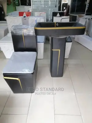 Maat Black and Gold Line Design