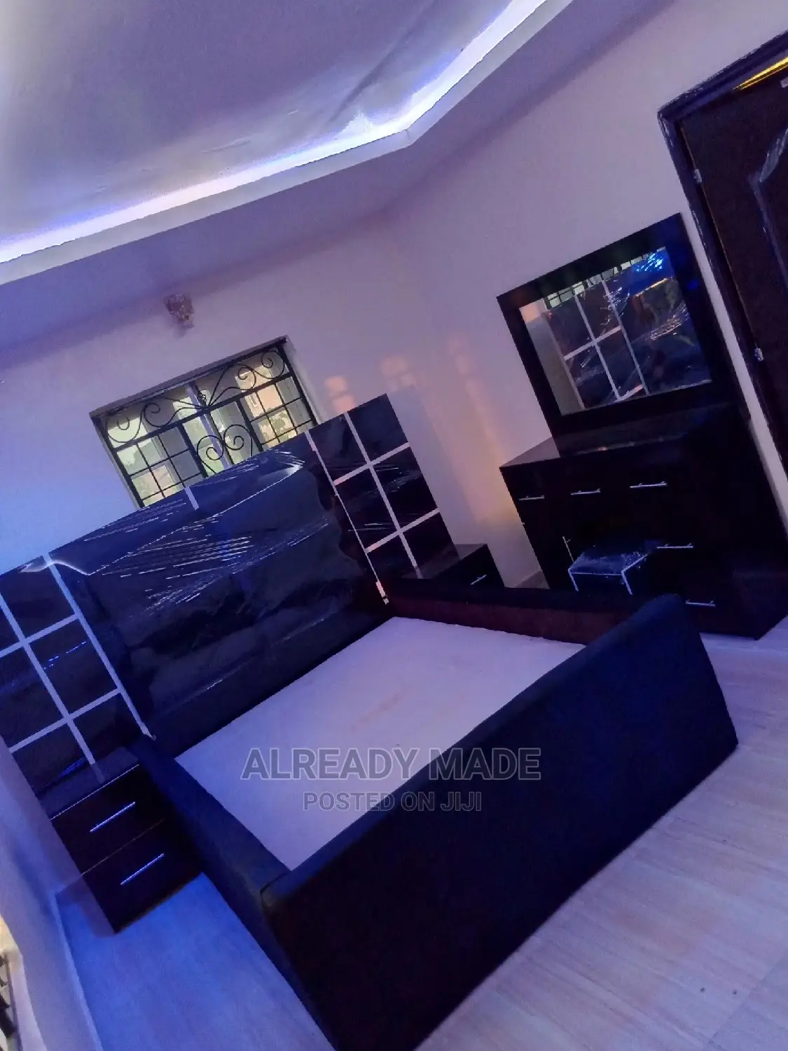 4 Half by 6ft Executive Bedframe