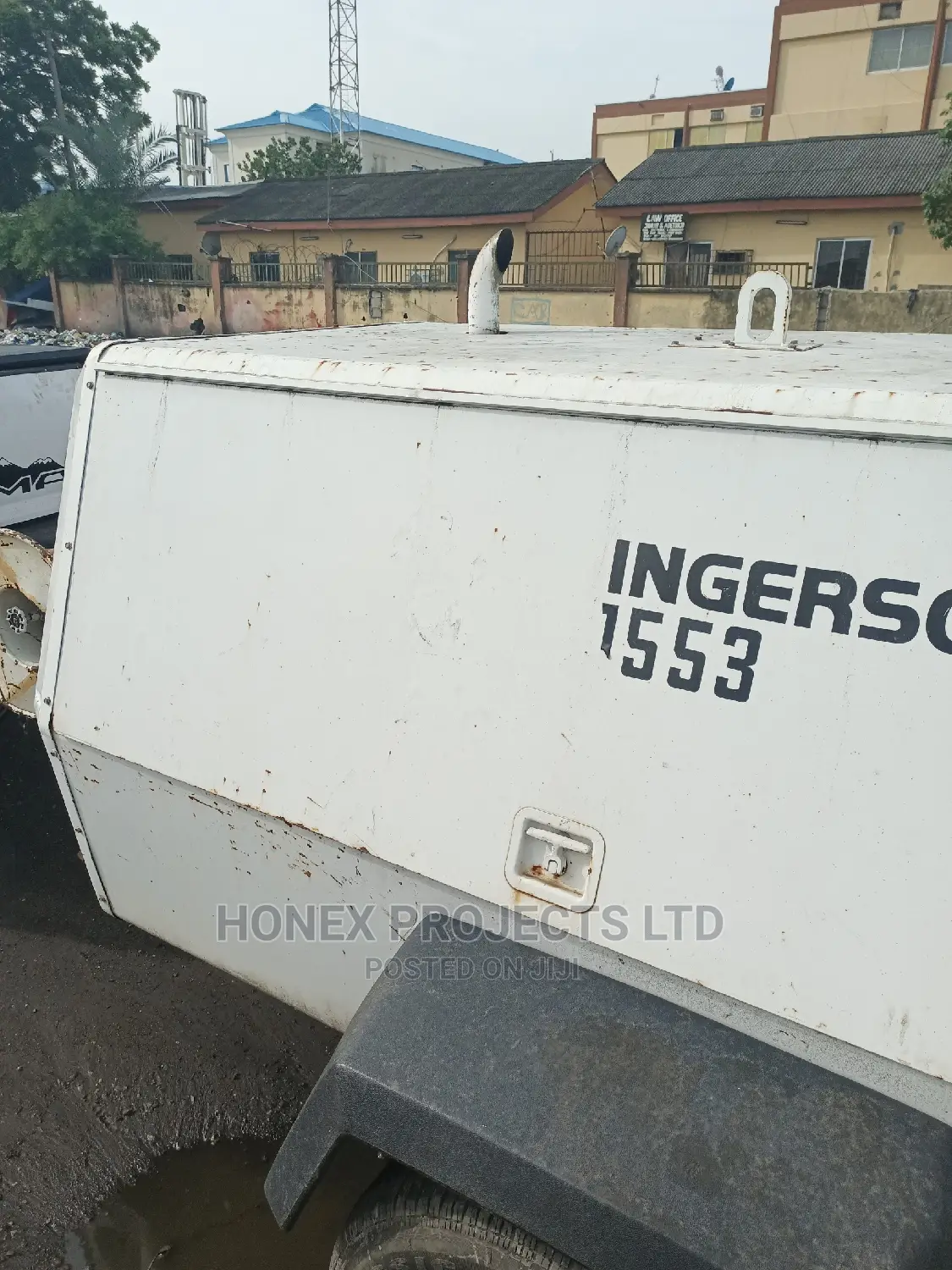 Air Compressor With Jackhammer for Rent