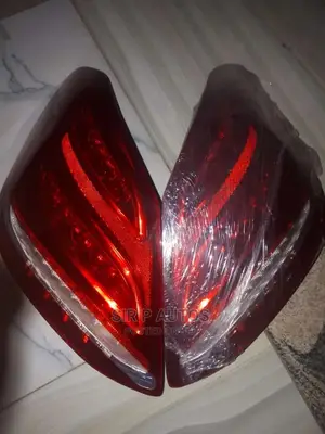Mercedes Benz C300 2015 Back Light Are Available