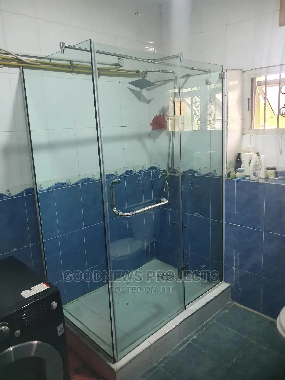 Frameless Hinge Bath Cubicle
