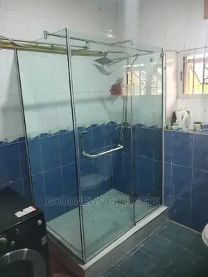 Frameless Hinge Bath Cubicle