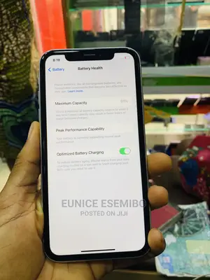 Apple iPhone XR 64 GB White