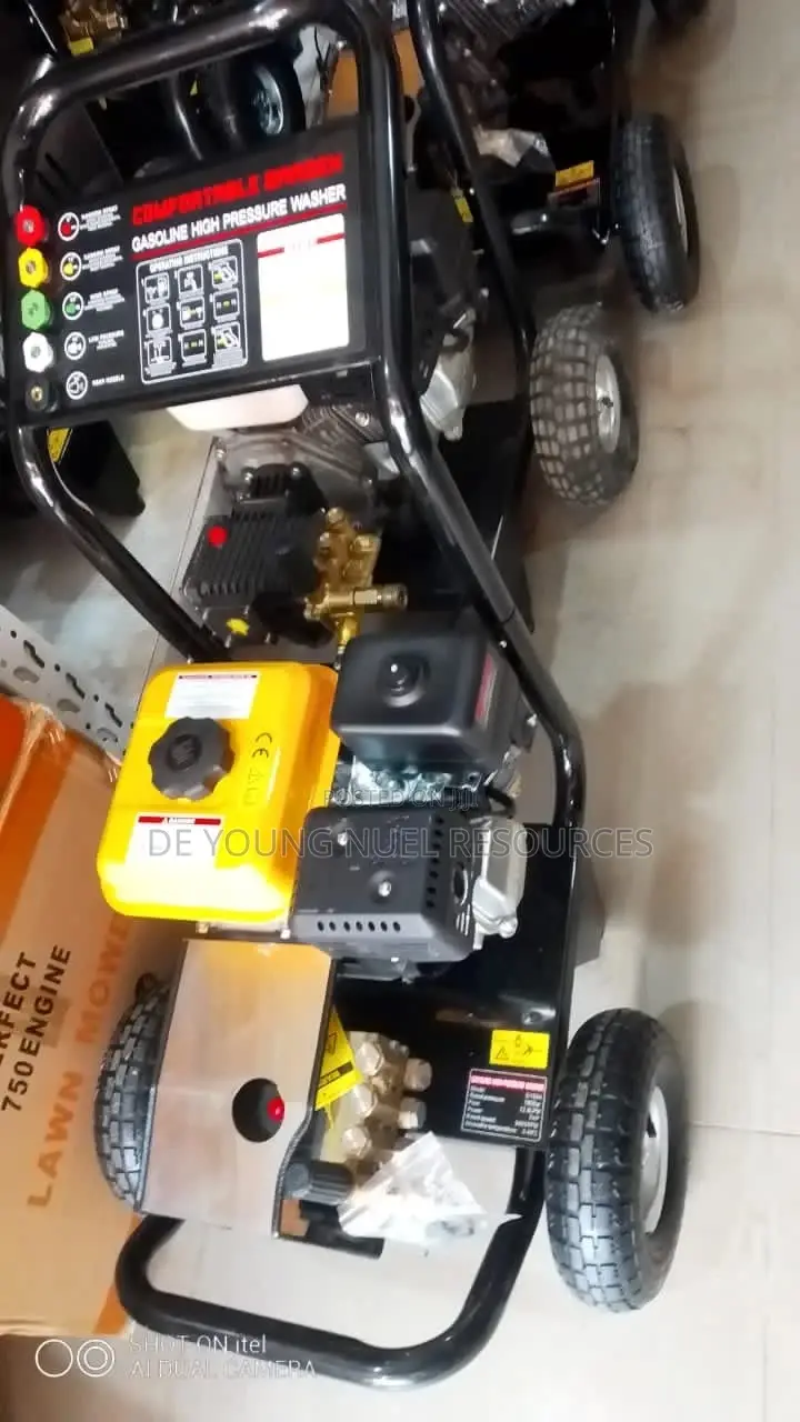 6.5 Bison Pressure Washer Machine