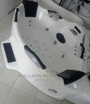 England Corner Jacuzzi