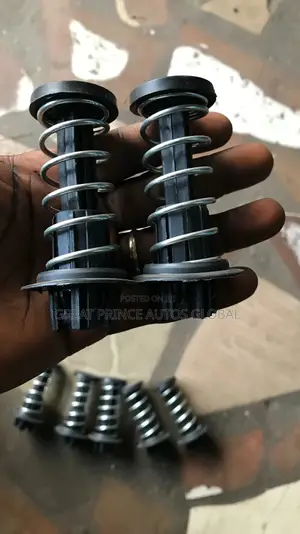 Bonnet Spring C300 204 /Glk350 /212/166