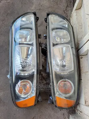 Volvo Xc70,S60,V Headlight