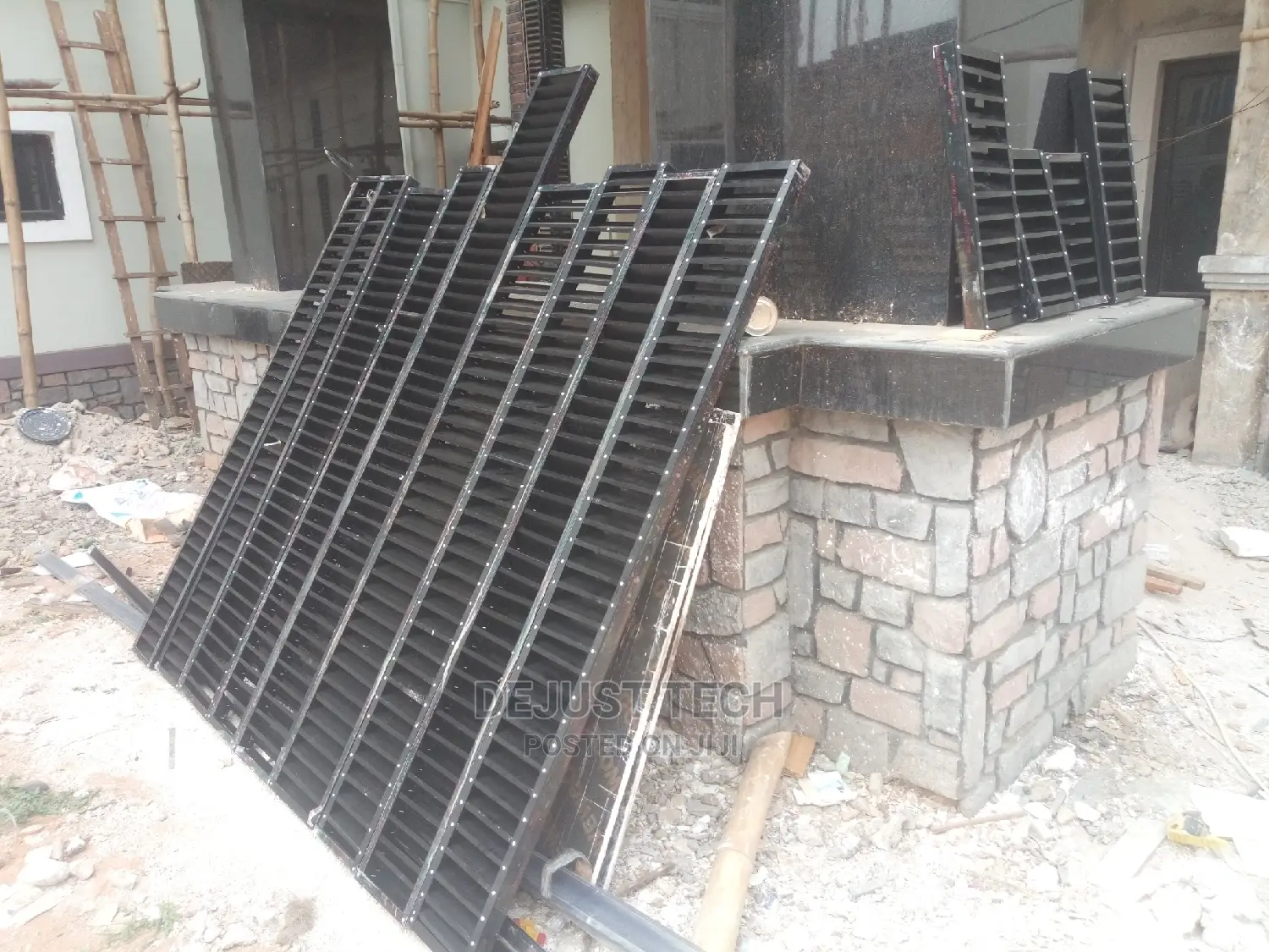 Sunbreaker Aluminum Closet