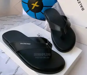 Balenciaga Lúxury Slippers