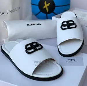 Balenciaga Lúxury Slippers