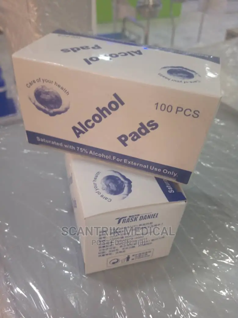Alcohol Pads for Cleaning Surface