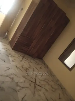 Mini Flat in Chevron for rent