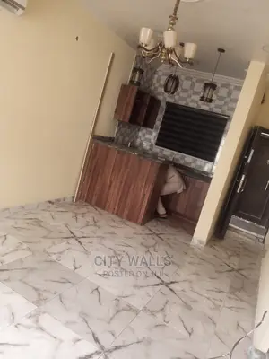 Mini Flat in Chevron for rent