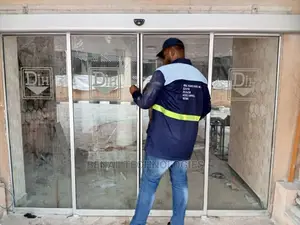Solid Entrance Auto Motion Sensor Door in Wumba