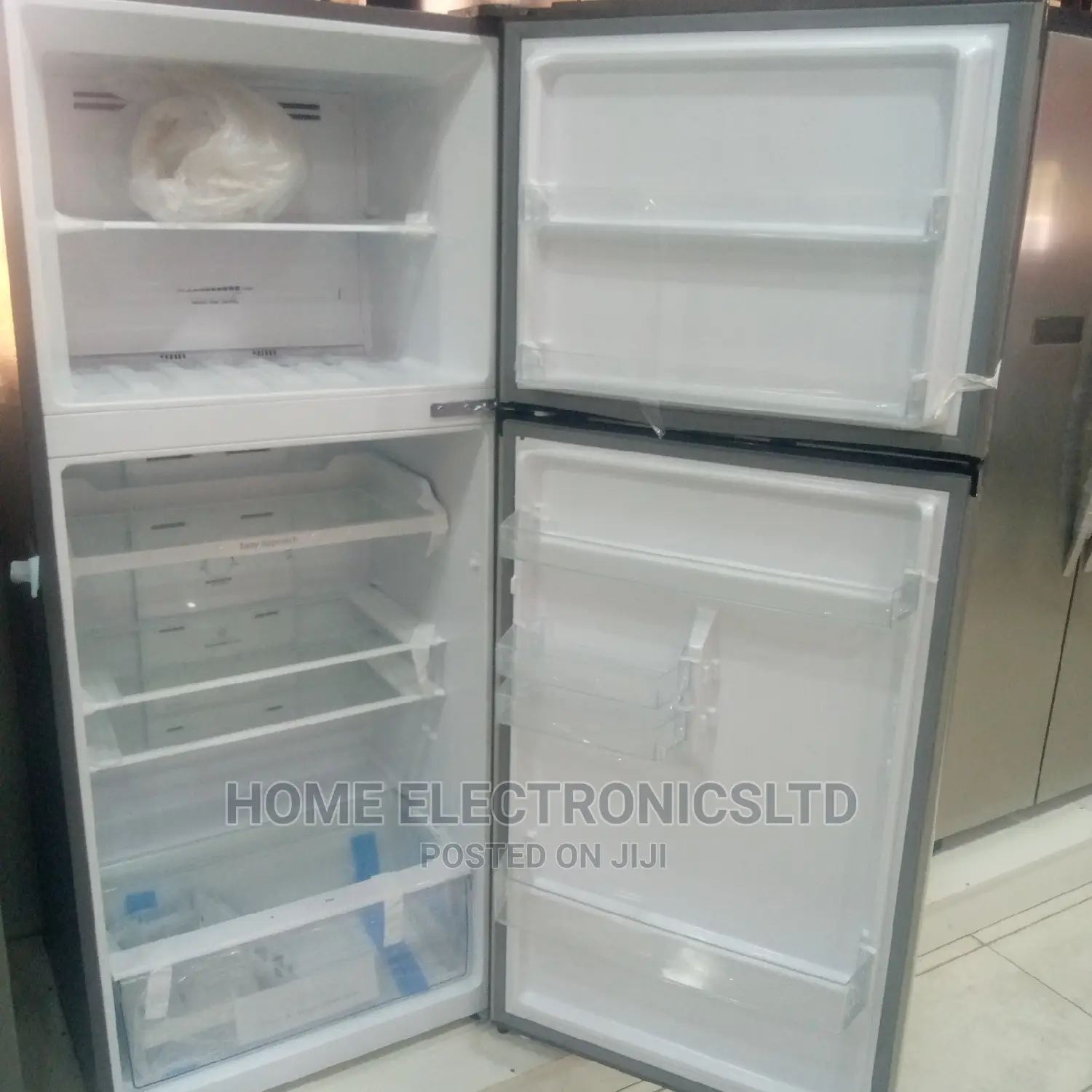 Hisense Standing Fridge 375 Liters