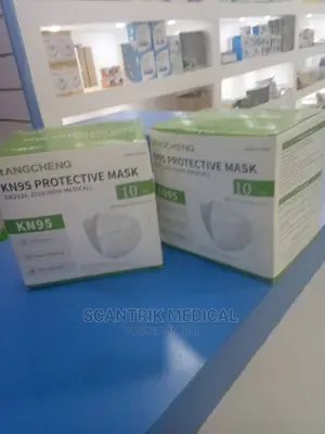 KN95 Face Mask With Respirator
