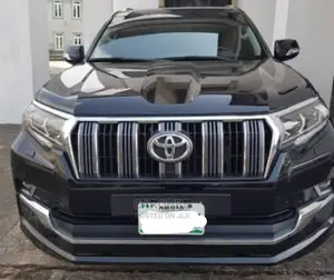 Toyota Land Cruiser Prado 2022 Black