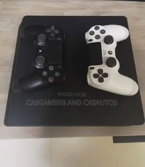 Ps4 Slim And Two Controllers(12months Warranty)