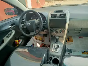Toyota Corolla 2012 Silver