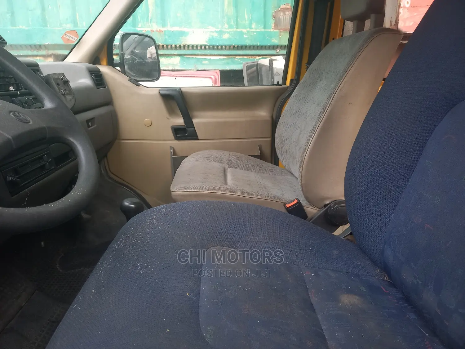 Daewoo BS110CN 2000 Yellow