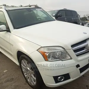 Mercedes-Benz GLK-Class 350 4MATIC 2012 White