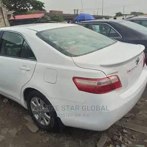 Toyota Camry XLE 4dr Sedan (2.4L 4cyl 5A) 2009 White
