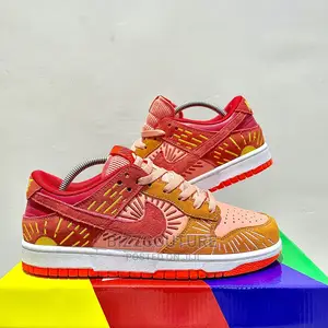 NIKE DUNK Original Sneakers Available in Store