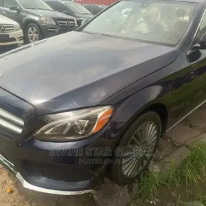 Mercedes-Benz C300 2016 Blue