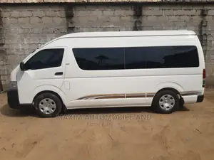 Toyota HiAce 2012 White