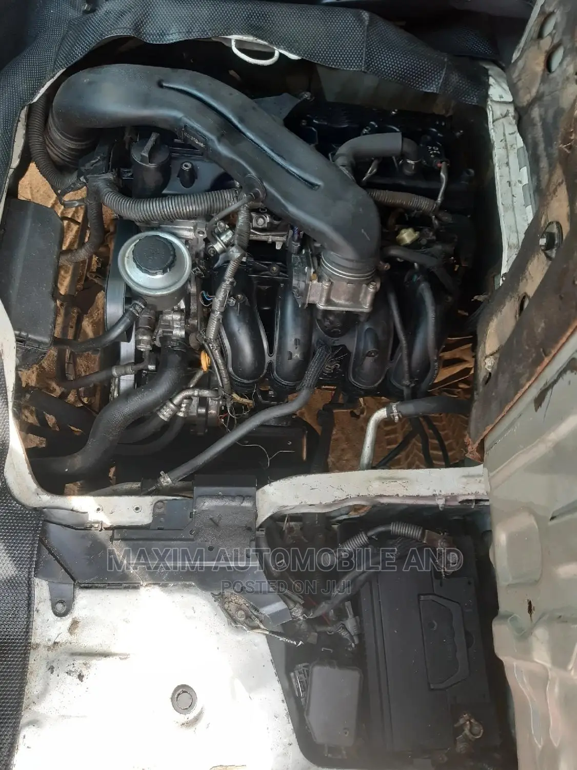 Toyota HiAce 2012 White