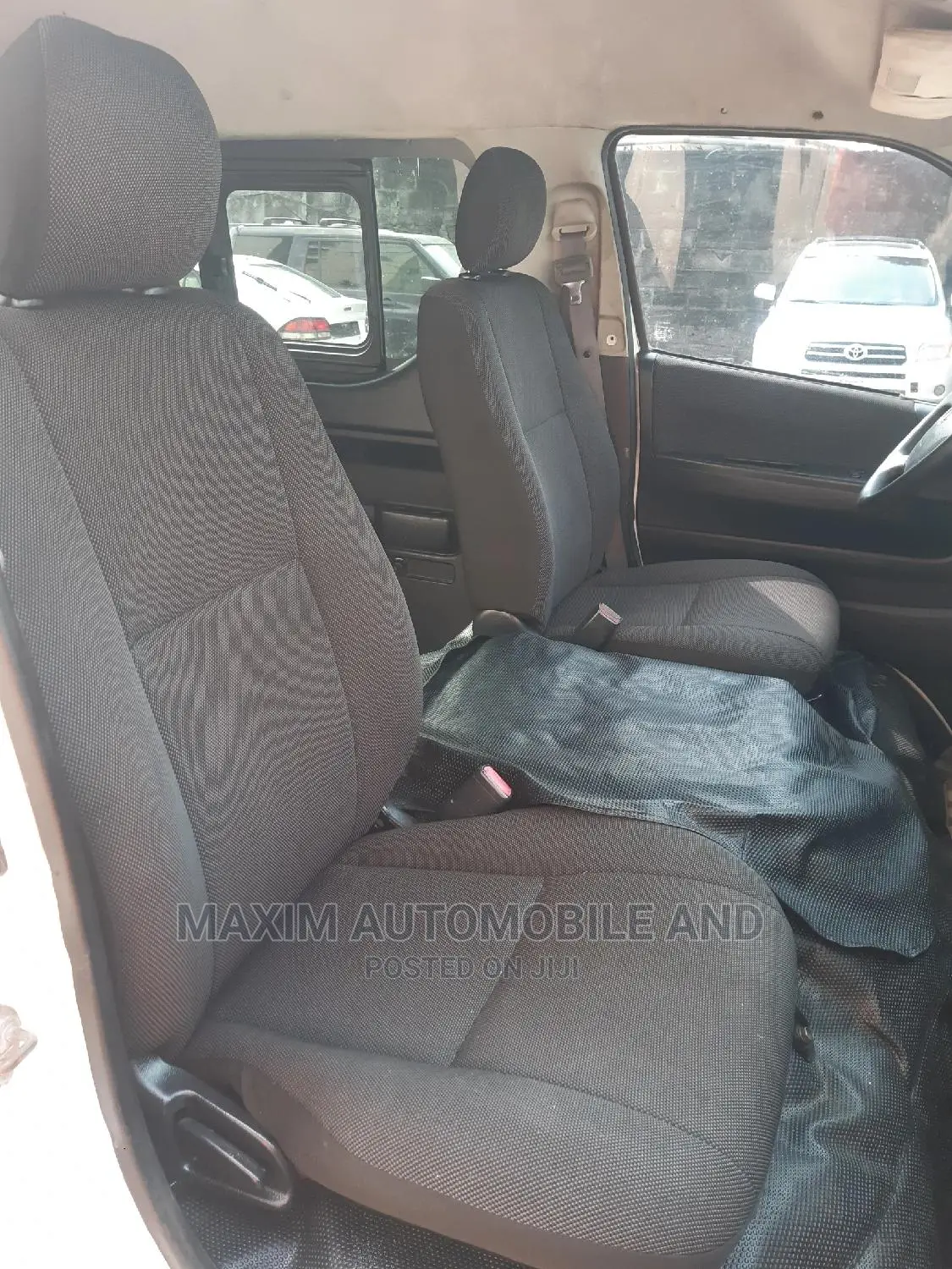 Toyota HiAce 2012 White