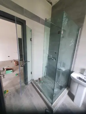 Frameless Hinged Glass Bath