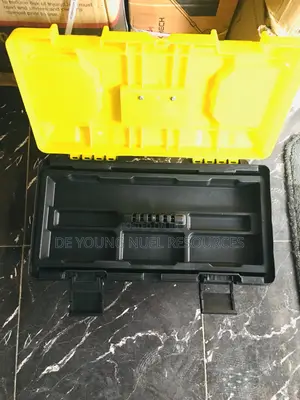 Prastic Tools Box 19”