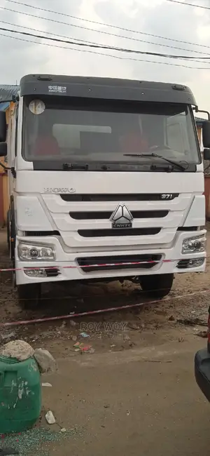 Tokunbo Howo 10tyres 20ft Container Truck
