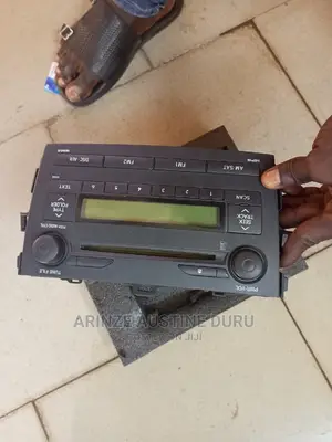 Photo - 2009-2010 Toyota Corolla AM FM Radio Single CD Player