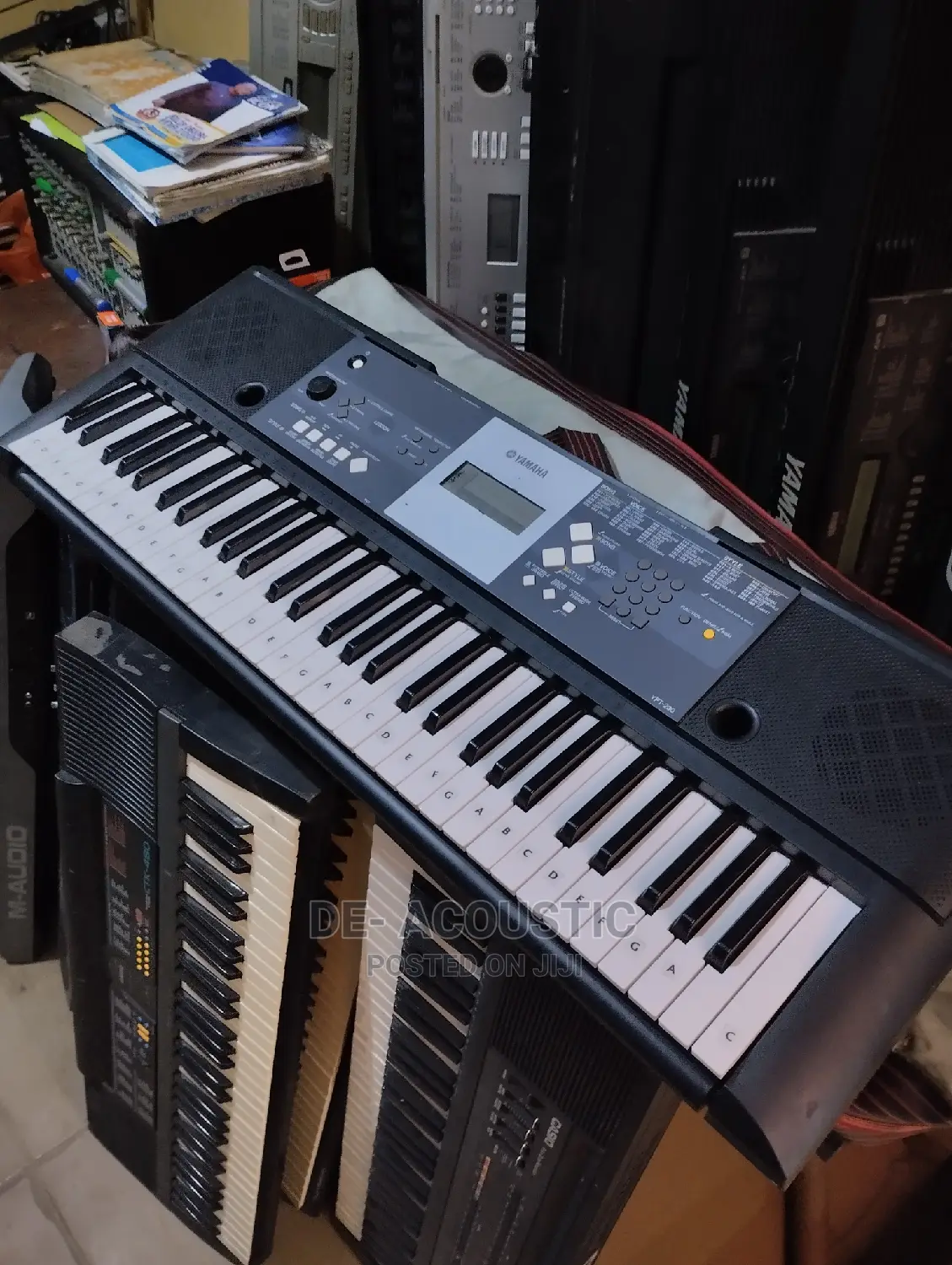 Yamaha YPT-230 61-Key Portable Keyboard