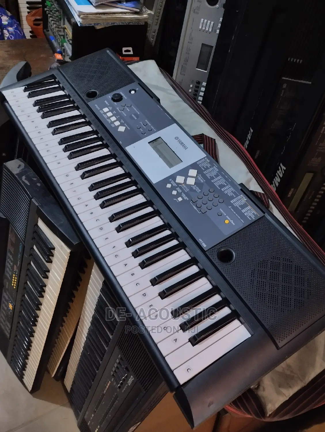 Yamaha YPT-230 61-Key Portable Keyboard