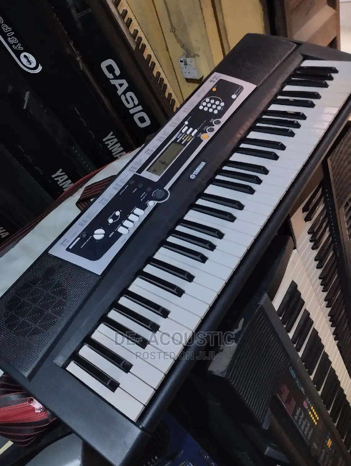 Yamaha Ypt 220 Keyboard With Original Adaptor