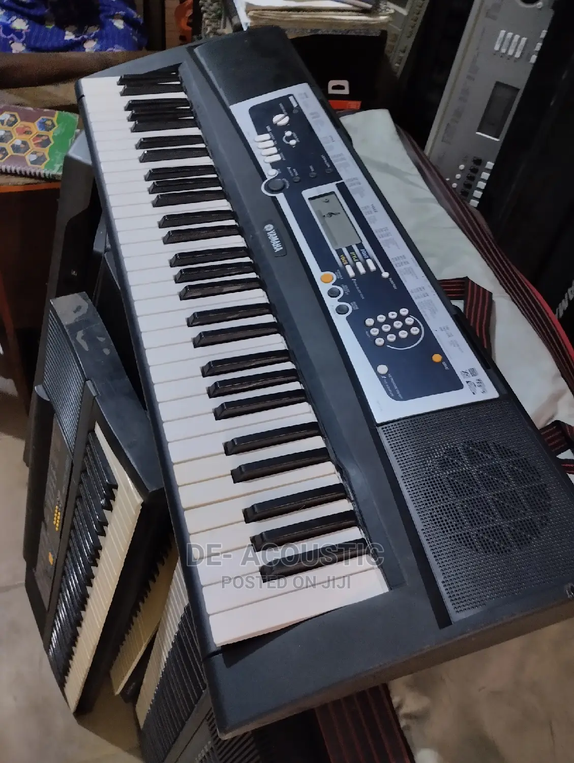 Yamaha Ypt 220 Keyboard With Original Adaptor