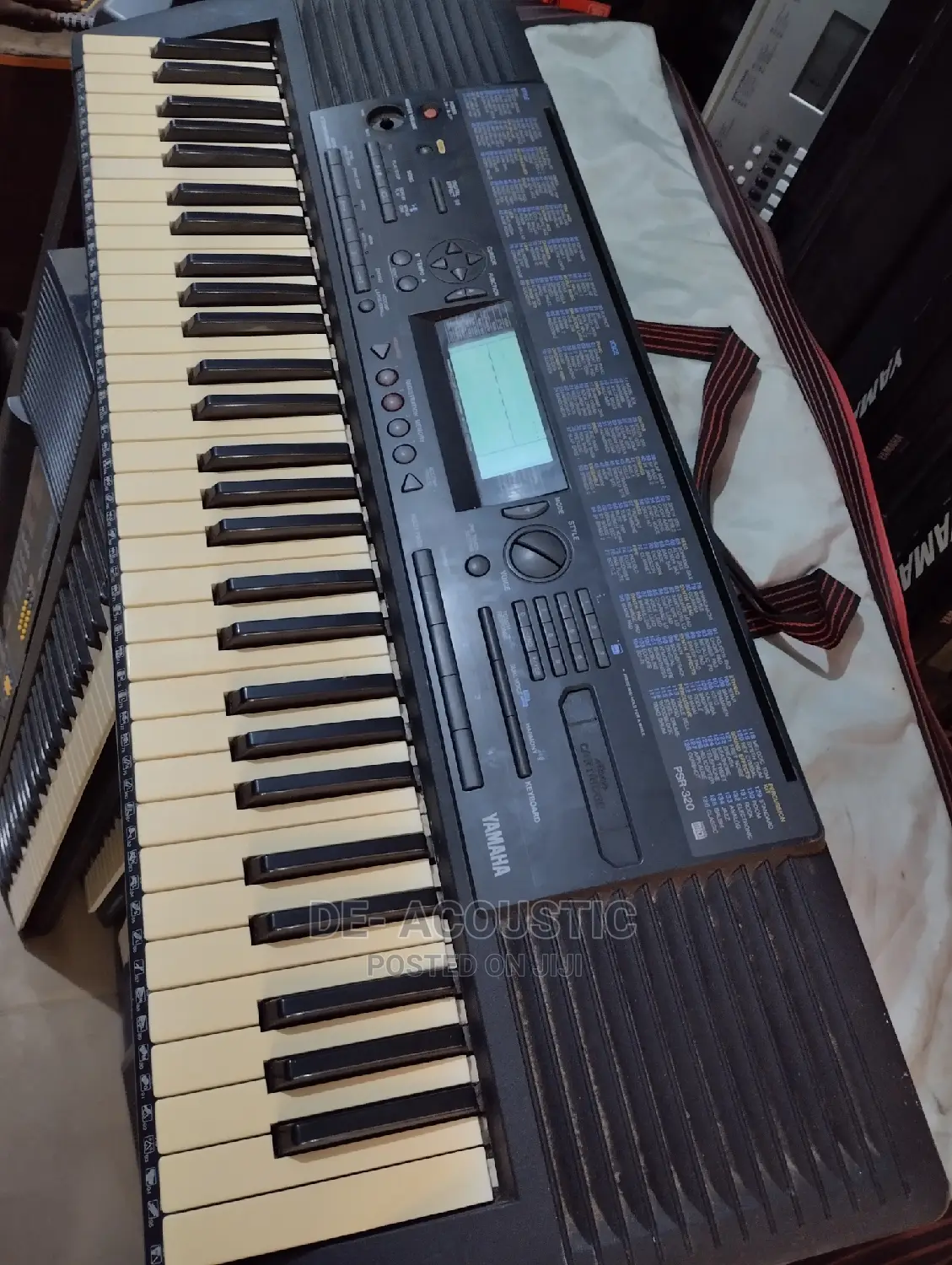 Yamaha Psr 320 Electronic Keyboard With Adaptor