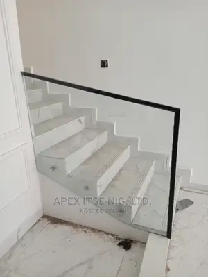 Glass Staircase Bholder