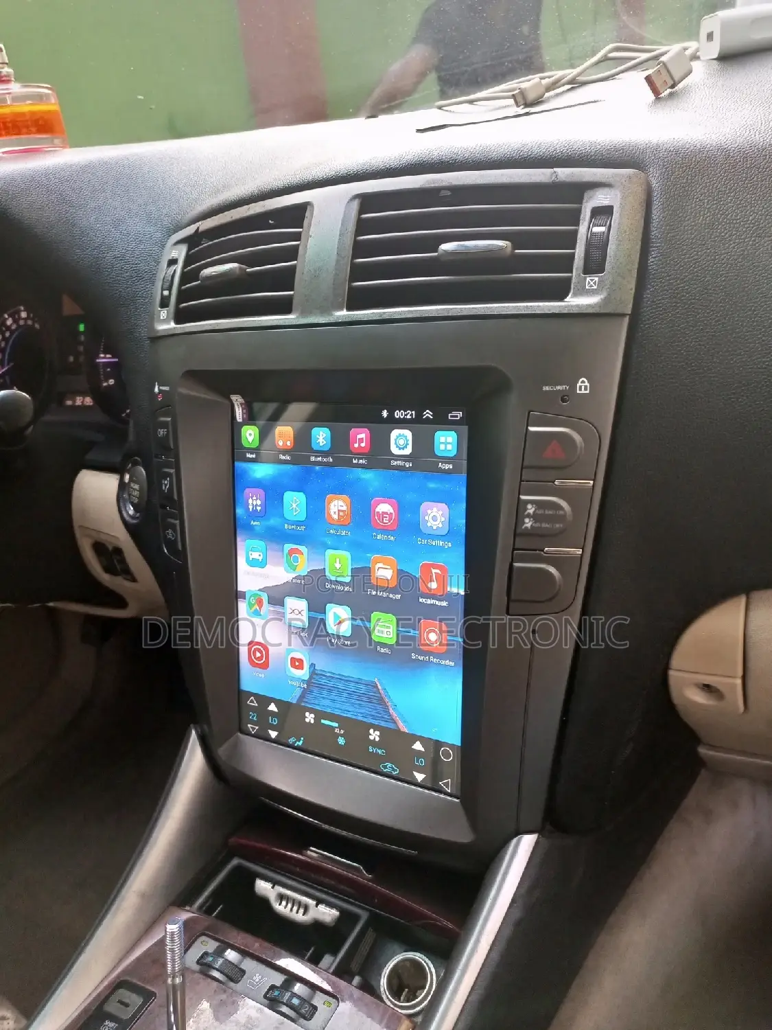 Is 250 Lexus Tesla Screen With GPS Navigation (Map)